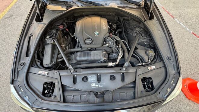BMW 520 2015, 329,000 km - 2.0 l - Bakı