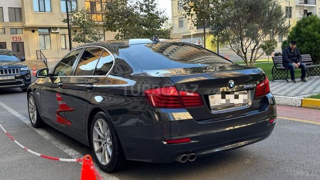 BMW 520 2015, 329,000 km - 2.0 l - Bakı