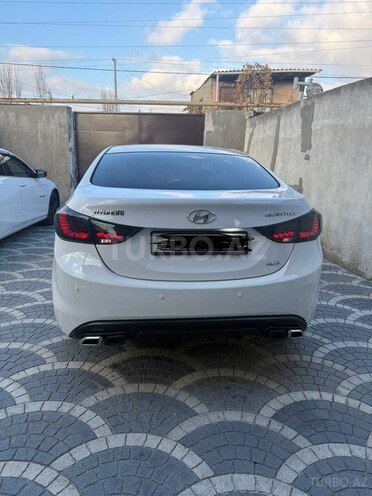 Hyundai Elantra-6