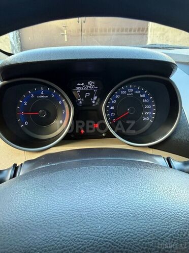 Hyundai Elantra-10