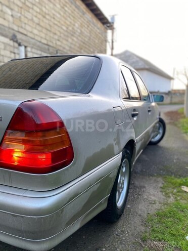 Mercedes C 250 1993, 220,000 km - 2.5 l - Masallı