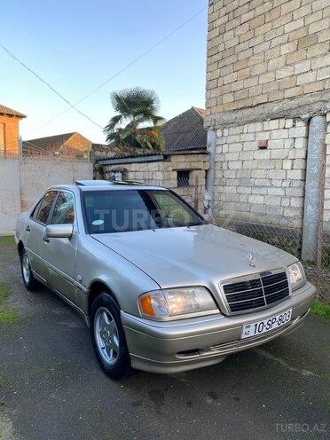Mercedes C 250 1993, 220,000 km - 2.5 l - Masallı