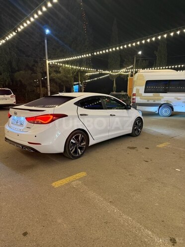 Hyundai Elantra 2015, 219,214 km - 1.8 л - Şirvan