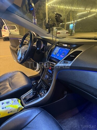 Hyundai Elantra 2015, 219,214 km - 1.8 л - Şirvan