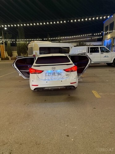 Hyundai Elantra 2015, 219,214 km - 1.8 л - Şirvan