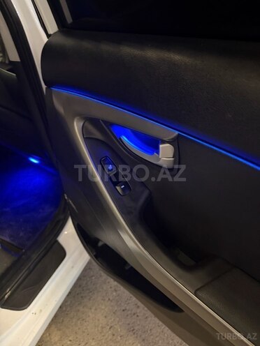 Hyundai Elantra 2015, 219,214 km - 1.8 л - Şirvan