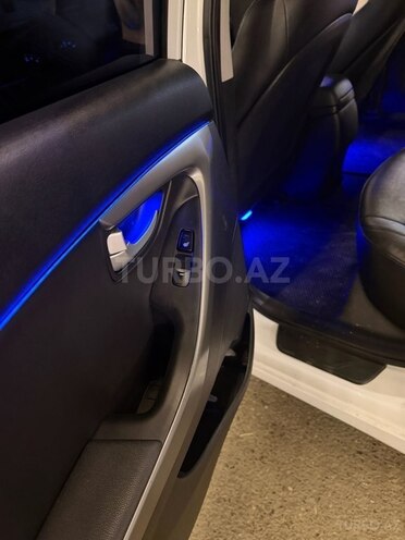Hyundai Elantra 2015, 219,214 km - 1.8 л - Şirvan