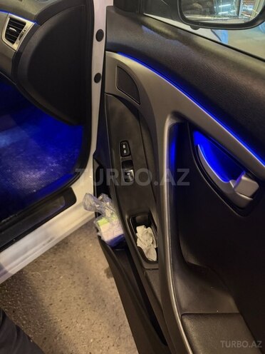 Hyundai Elantra 2015, 219,214 km - 1.8 л - Şirvan