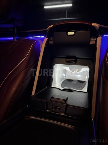 Mercedes-Maybach  2018, 50,000 km - 4.0 l - Bakı