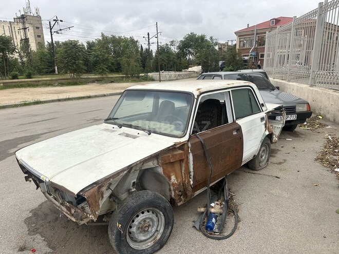 LADA (VAZ) 2107-1