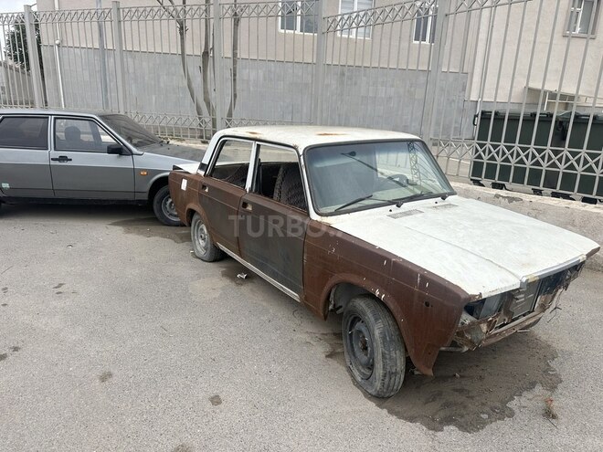 LADA (VAZ) 2107-5
