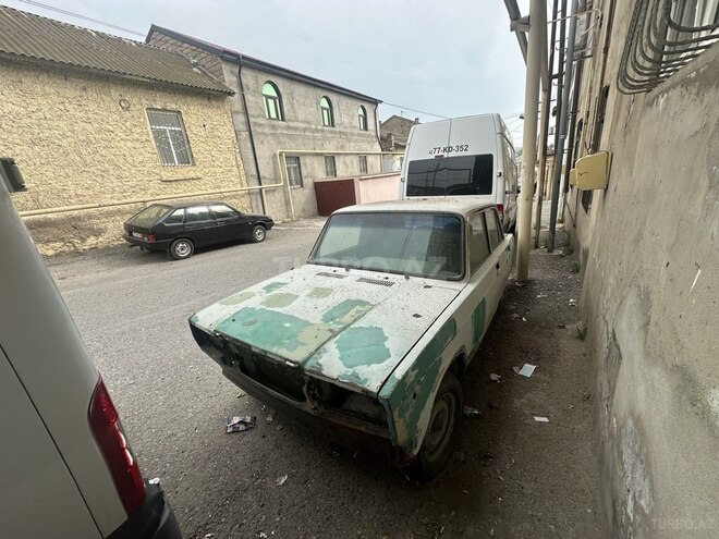 LADA (VAZ) 2107-1