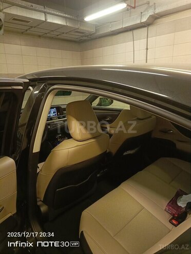Lexus ES 300h 2021, 15,789 km - 2.5 l - Bakı