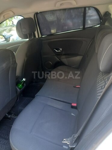 Renault Megane-6