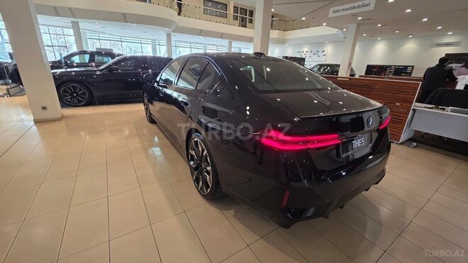 BMW 530e-8