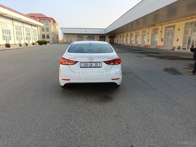 Hyundai Elantra 2015, 131,966 km - 1.8 l - İmişli