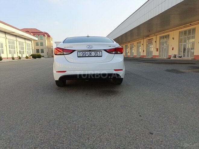 Hyundai Elantra 2015, 131,966 km - 1.8 l - İmişli