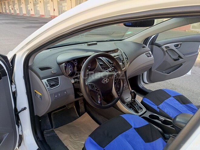 Hyundai Elantra 2015, 131,966 km - 1.8 l - İmişli