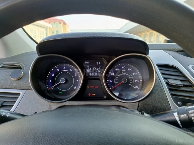 Hyundai Elantra 2015, 131,966 km - 1.8 l - İmişli
