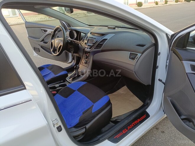 Hyundai Elantra 2015, 131,966 km - 1.8 l - İmişli