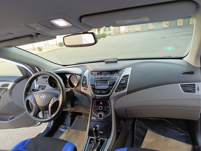 Hyundai Elantra 2015, 131,966 km - 1.8 l - İmişli