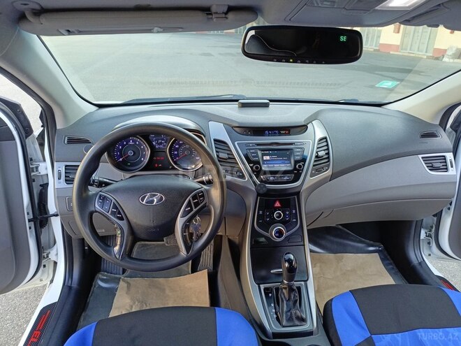Hyundai Elantra 2015, 131,966 km - 1.8 l - İmişli