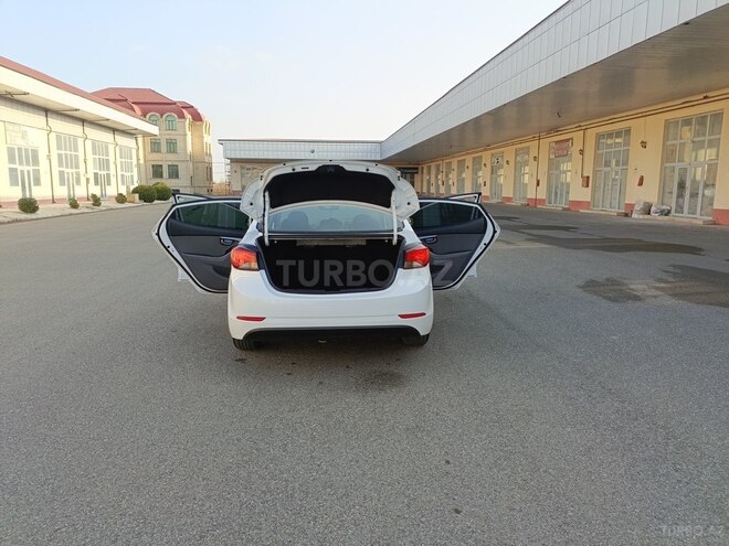 Hyundai Elantra 2015, 131,966 km - 1.8 l - İmişli