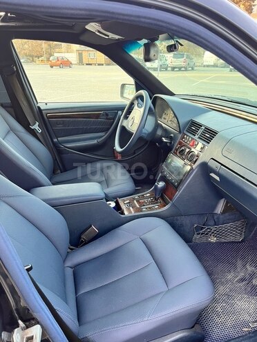Mercedes C 280 1999, 260,000 km - 2.8 л - Bakı