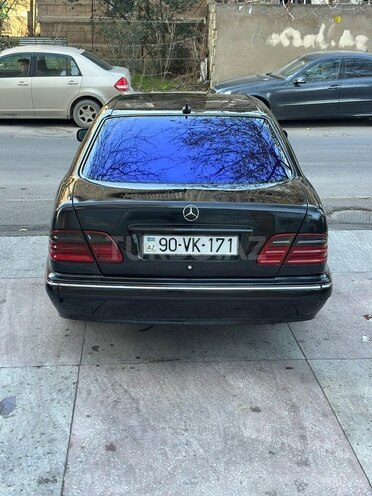 Mercedes E 270 2000, 412,454 km - 2.7 l - Bakı