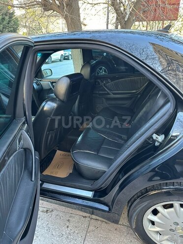 Mercedes E 270 2000, 412,454 km - 2.7 l - Bakı