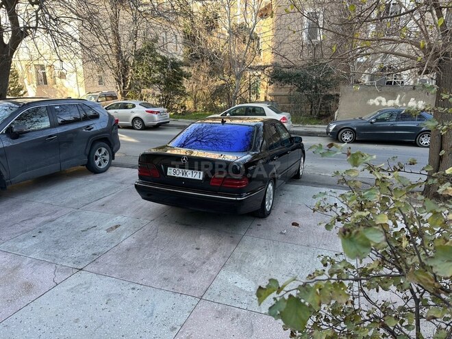 Mercedes E 270 2000, 412,454 km - 2.7 l - Bakı