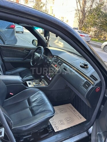 Mercedes E 270 2000, 412,454 km - 2.7 l - Bakı