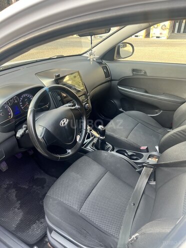 Hyundai i30 2010, 263,000 km - 1.4 l - Bakı