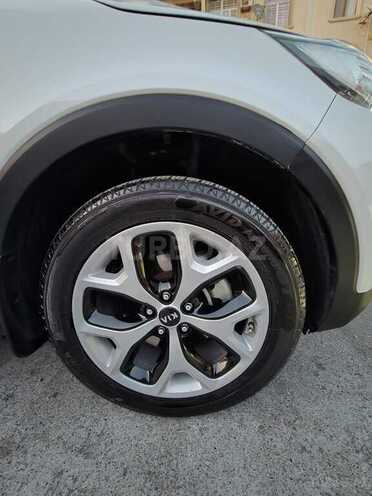 Kia Sorento-12