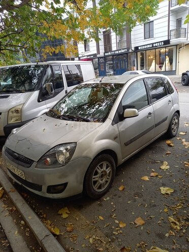 Ford Fiesta-7