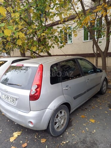 Ford Fiesta-5