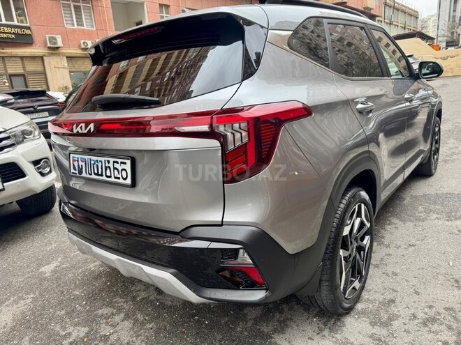 Kia Seltos-8