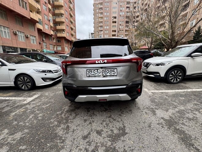 Kia Seltos-13