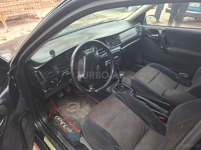 Opel Vectra 2000, 214,583 km - 1.6 l - Qazax