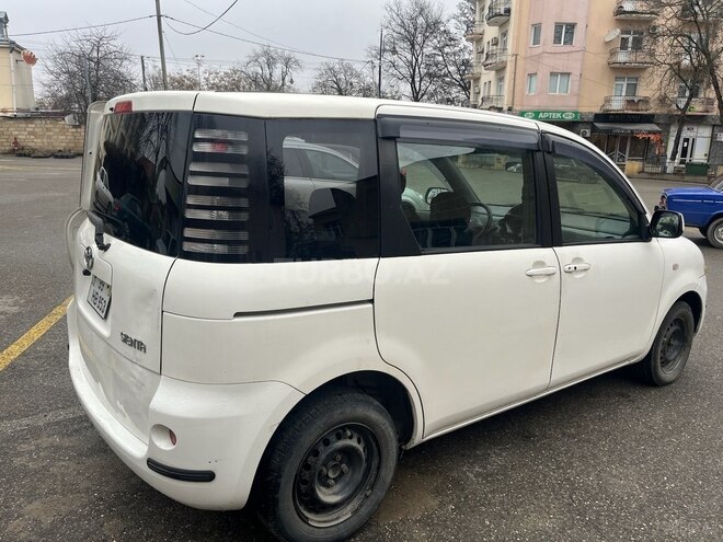 Toyota Sienta 2004, 284,618 km - 1.5 l - Qusar