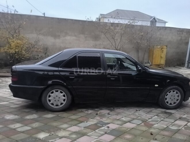 Mercedes C 220 1999, 413,000 km - 2.2 l - Bakı
