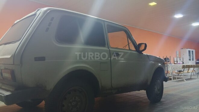 LADA (VAZ) Niva 1983, 330,000 km - 1.6 l - Zaqatala