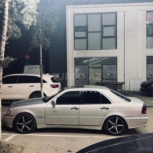 Mercedes C 220 1999, 345,500 km - 2.2 л - Bakı