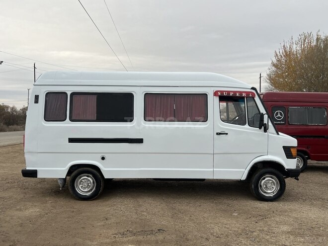 Mercedes 208 D 1992, 540,000 km - 2.3 l - Salyan
