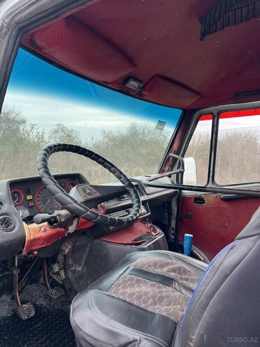 Mercedes 208 D 1992, 540,000 km - 2.3 l - Salyan