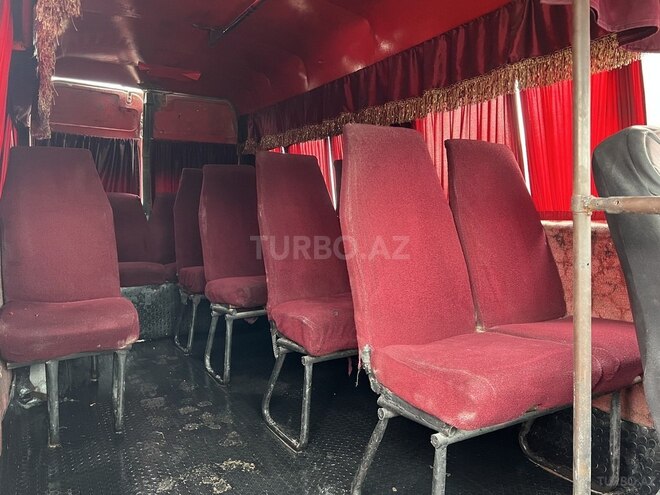 Mercedes 208 D 1992, 540,000 km - 2.3 l - Salyan