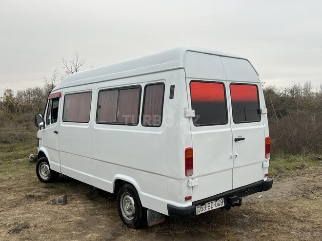 Mercedes 208 D 1992, 540,000 km - 2.3 l - Salyan