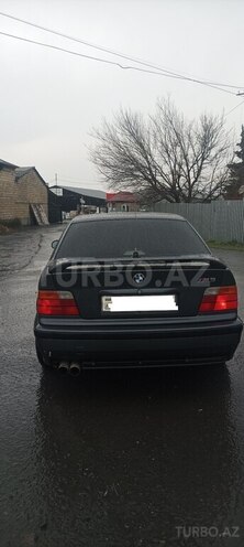 BMW 320 1997, 350,000 km - 2.0 l - Zaqatala