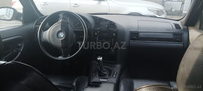 BMW 320 1997, 350,000 km - 2.0 l - Zaqatala