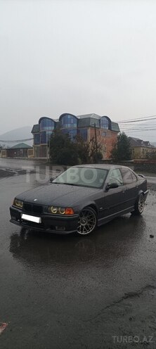 BMW 320 1997, 350,000 km - 2.0 l - Zaqatala